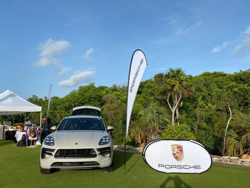 grupo-expomex-porsche-displays-cancun_1